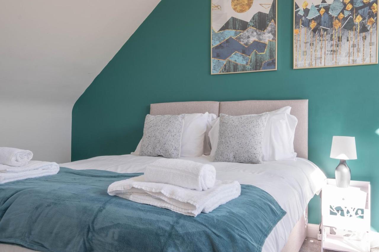Beautiful And Comfortable Home Away From Home With Free Parking, Fast Wifi And White Crisp Hotel Standard Linen Hosted By Our Home Short Stays Northampton Exterior foto